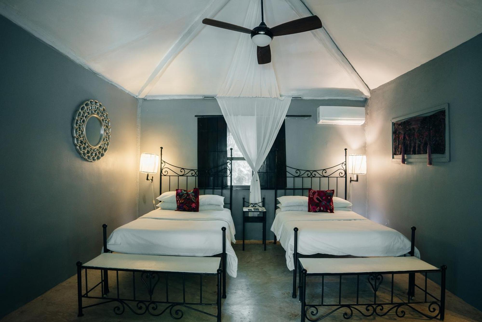Piedra De Agua Palenque Hotel ภายนอก รูปภาพ